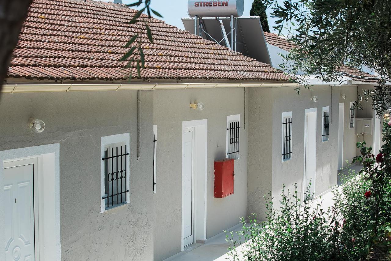 Olive Grove Poolside Apartments Бенитсес Экстерьер фото