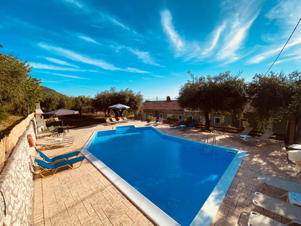 Olive Grove Poolside Apartments Бенитсес Экстерьер фото